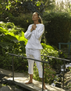 אשה  על הגשר _s.j